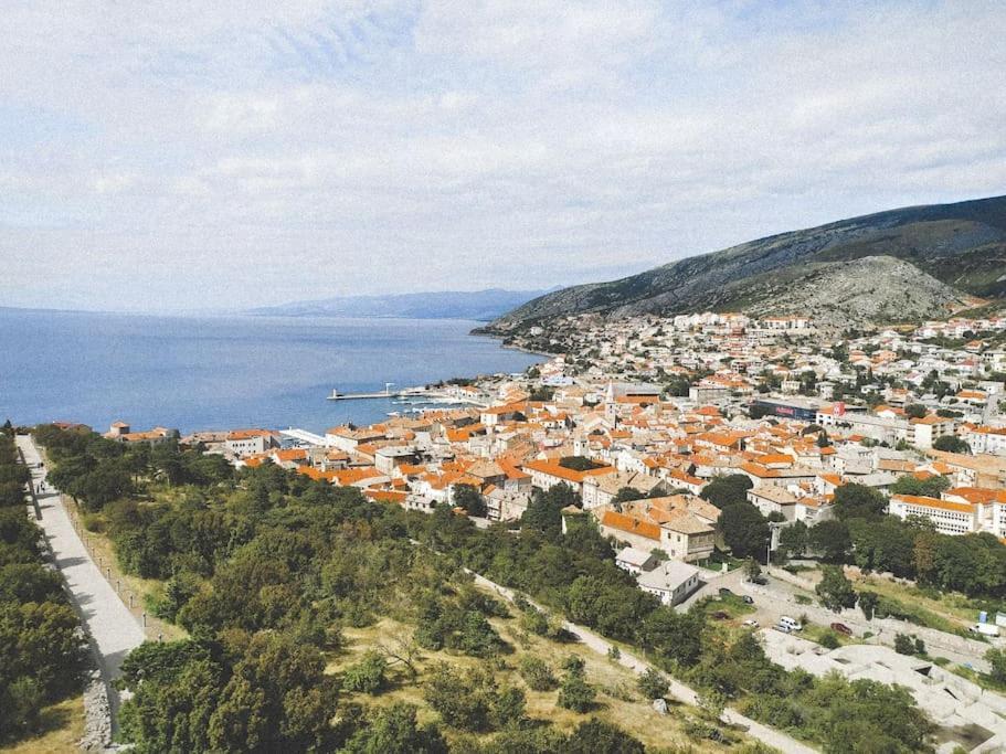 Novouredeni Stan S Balkonom I Pogledom Na More Senj  Exterior photo